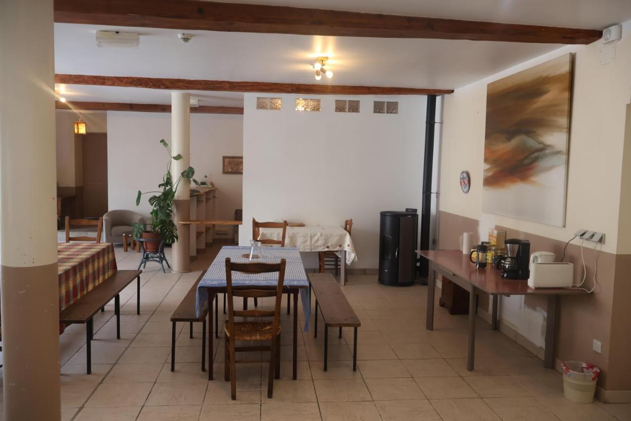 Solfe Backpacker Hostel Люс-Сен-Совер Екстериор снимка